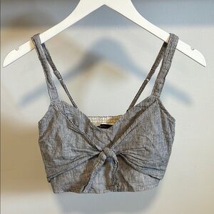 Abercrombie & Fitch tie front linen blend crop top.